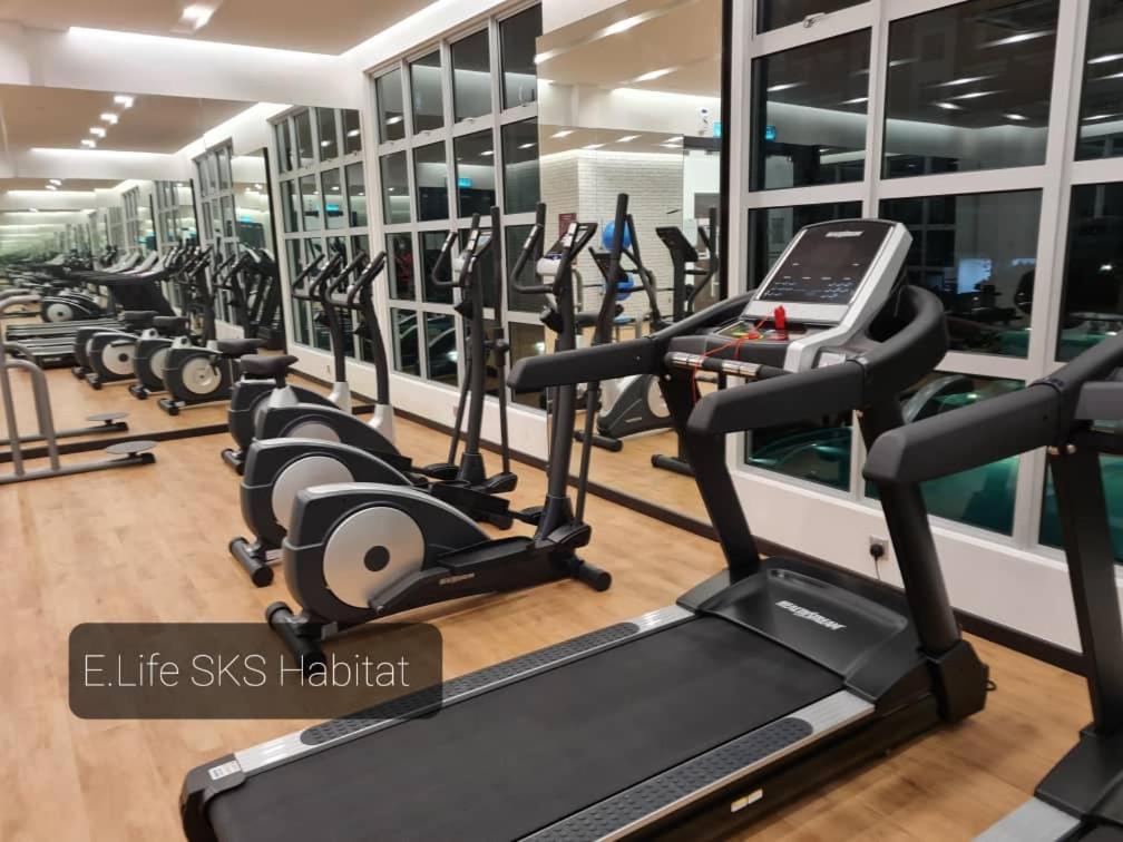 E Life Sks Habitat With Wifi Netflix Apartment Johor Bahru Luaran gambar