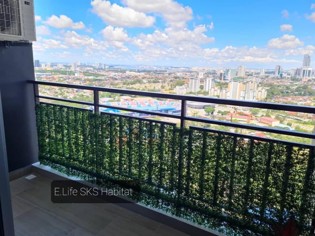E Life Sks Habitat With Wifi Netflix Apartment Johor Bahru Luaran gambar