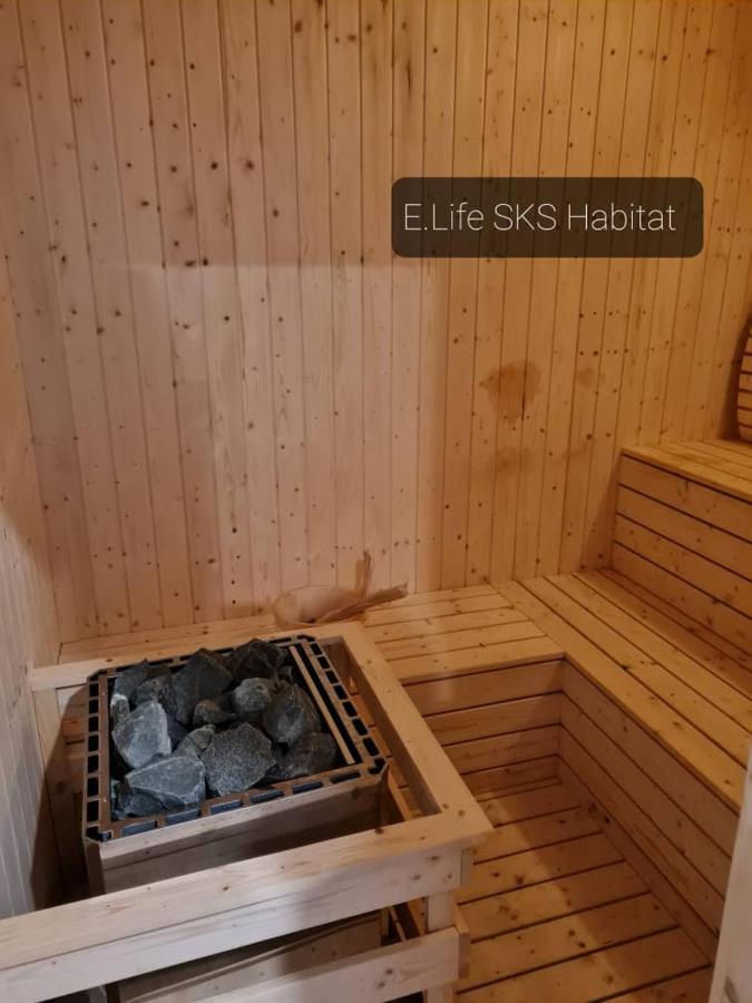E Life Sks Habitat With Wifi Netflix Apartment Johor Bahru Luaran gambar