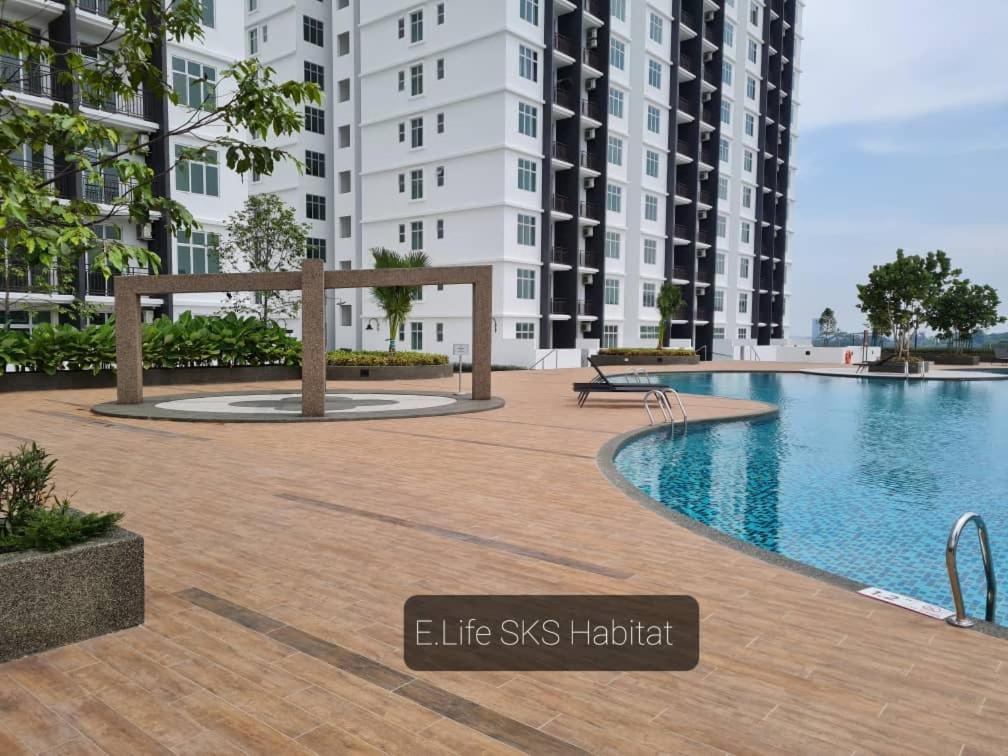 E Life Sks Habitat With Wifi Netflix Apartment Johor Bahru Luaran gambar
